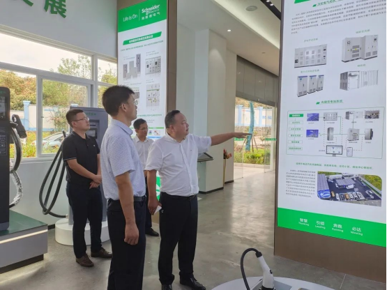 自貢市委常委、統戰部部長吳進學一行 蒞臨沃輪電氣考察調研 自貢市委常委、統戰部部長吳進學一行 蒞臨沃輪電氣考察調研