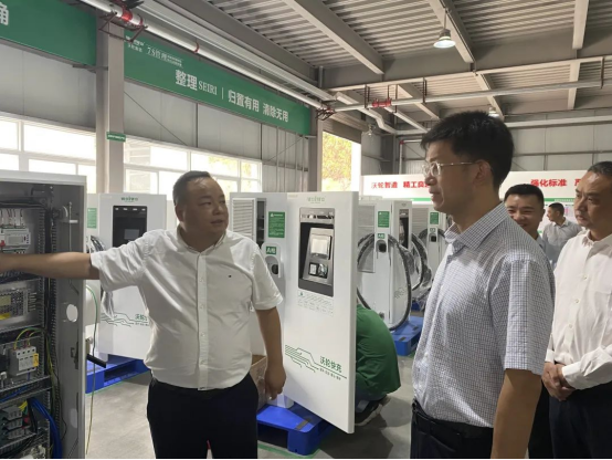 自貢市委常委、統戰部部長吳進學一行 蒞臨沃輪電氣考察調研 自貢市委常委、統戰部部長吳進學一行 蒞臨沃輪電氣考察調研